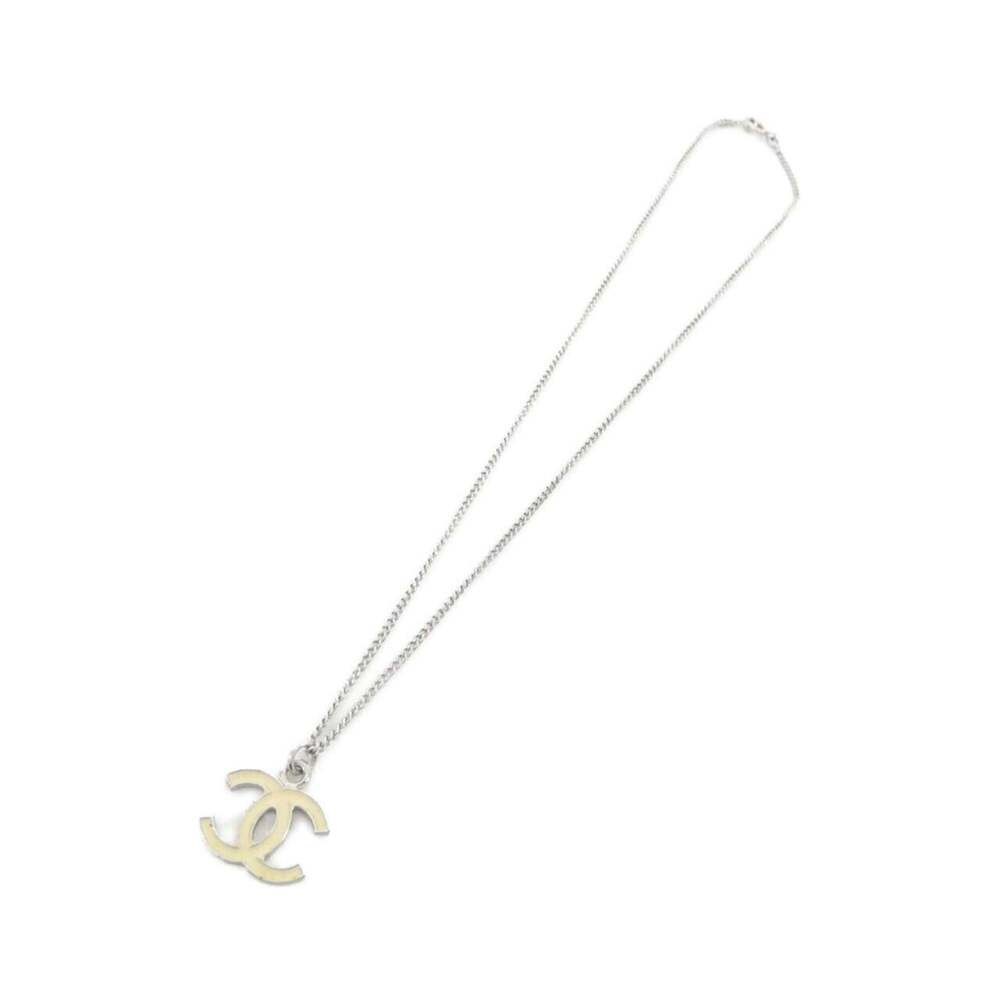 CHANEL Authentic White Necklace - Picture 2 of 6